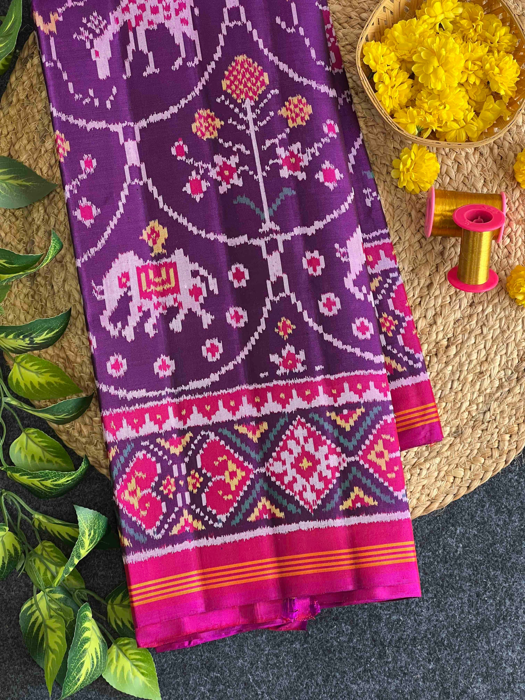 Full Magenta Big Motifs Hand Woven Rajkot Ikat Patola Silk Saree