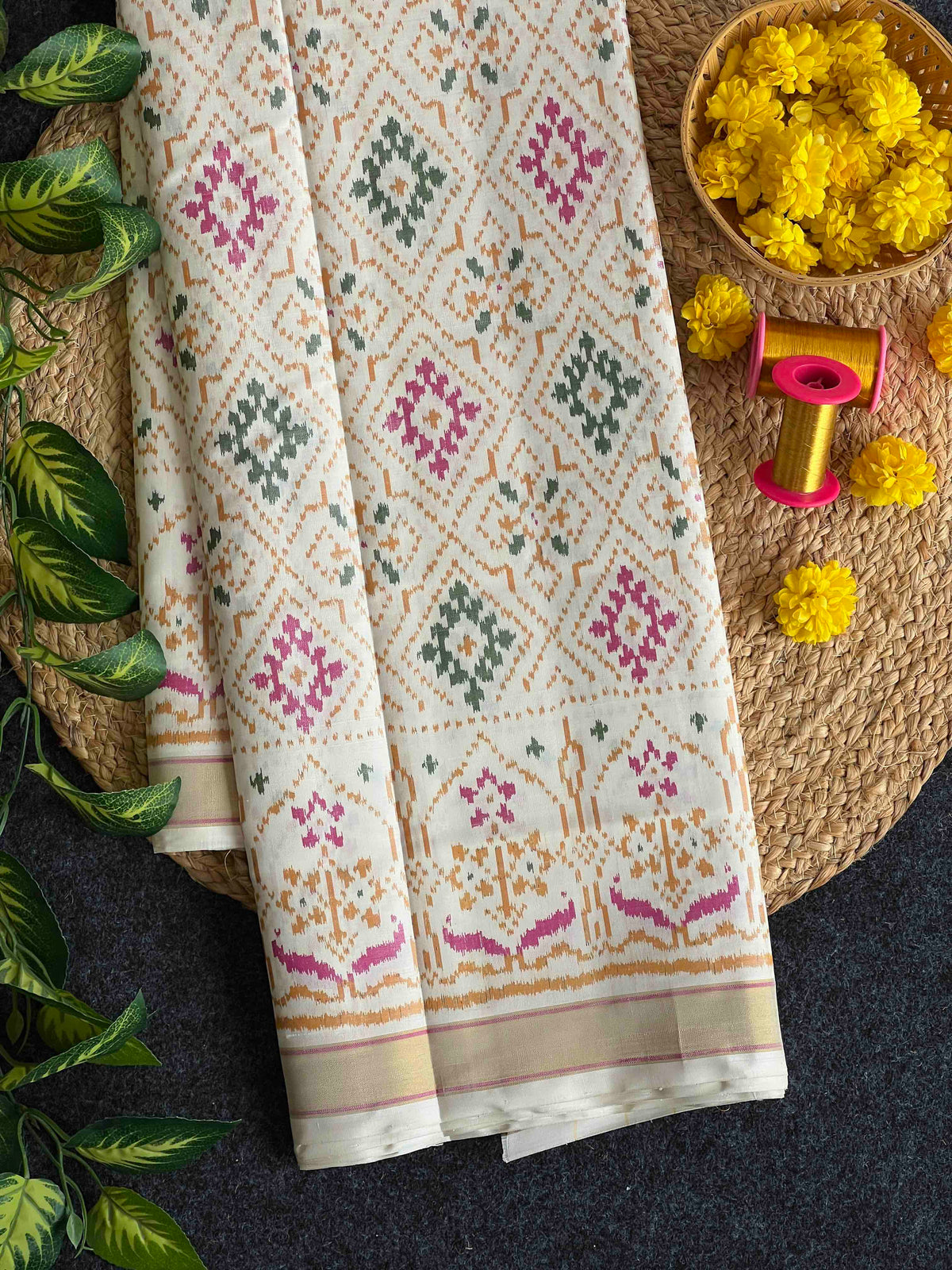Full White Paanchanda Design Hand Woven Rajkot Patola Silk Saree