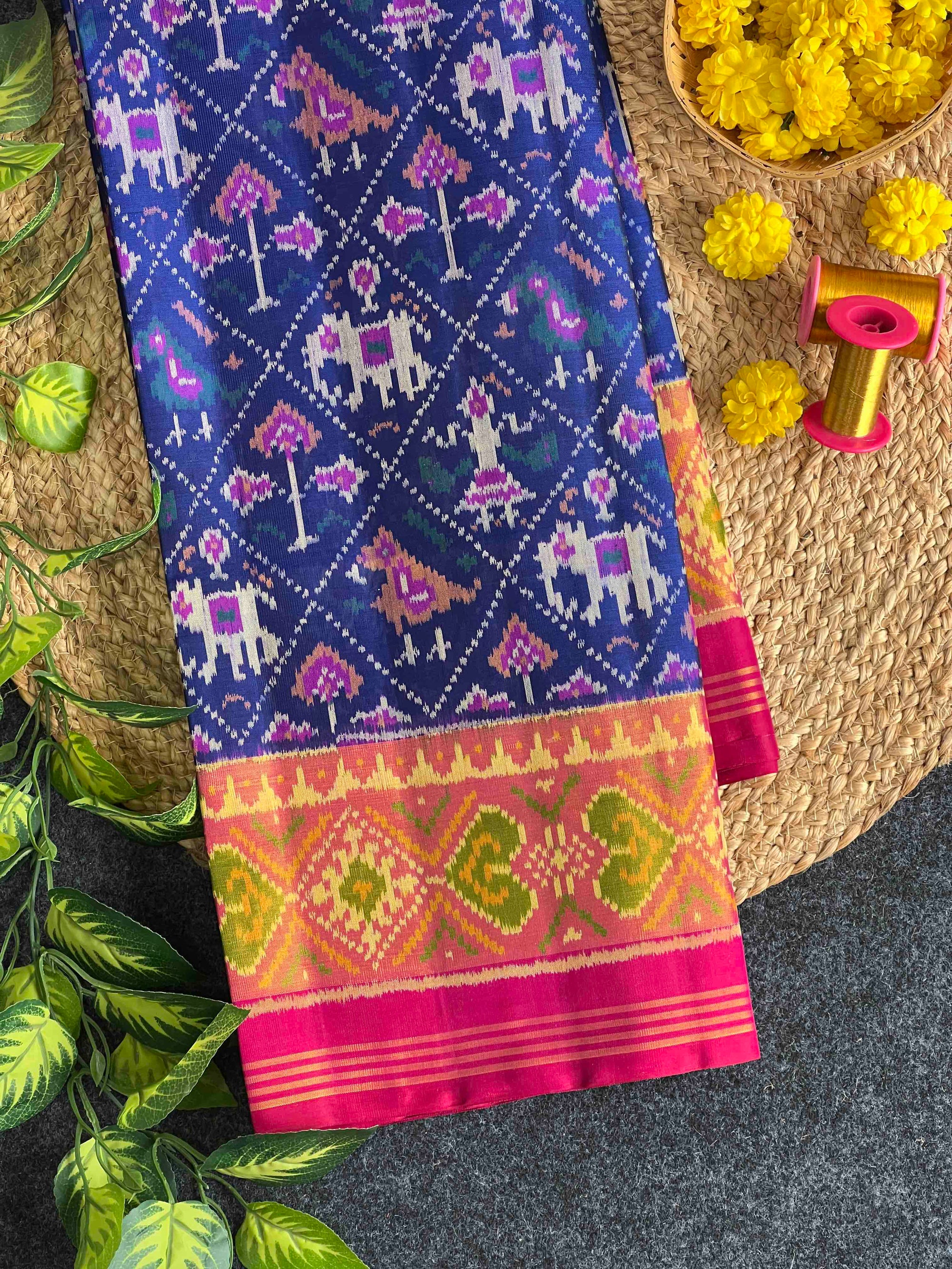 Blue And Pink Narikunj Hand Woven Rajkot Patola Silk Saree